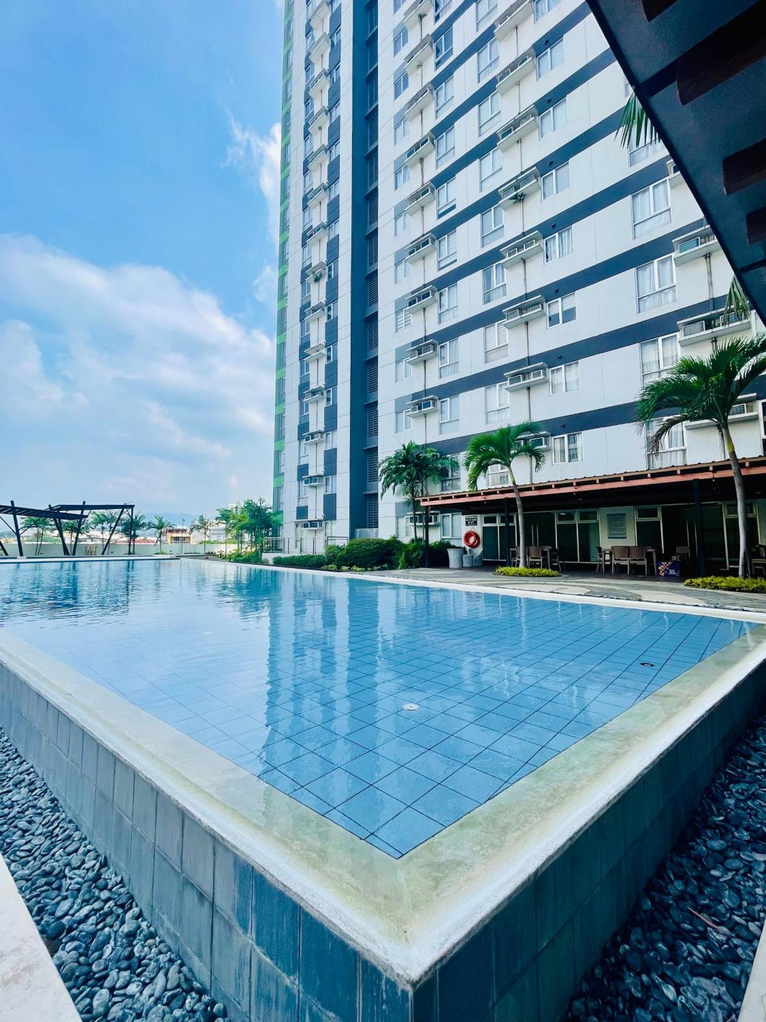 2-Bedroom Condo Unit With Balcony At Centrio Tower Beside Ayala Centrio Mall Downtown Cdo Cagayan de Oro Ngoại thất bức ảnh