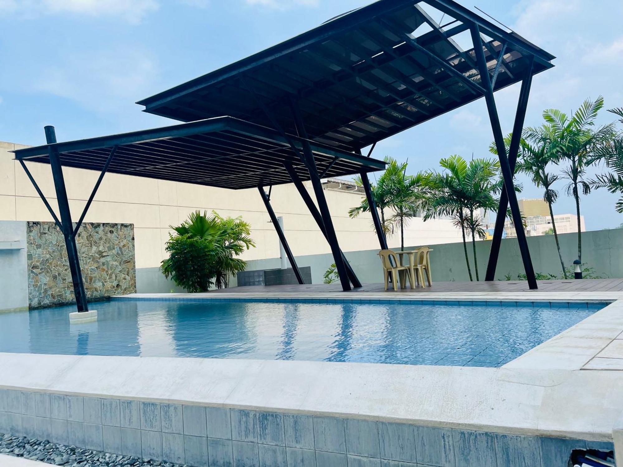 2-Bedroom Condo Unit With Balcony At Centrio Tower Beside Ayala Centrio Mall Downtown Cdo Cagayan de Oro Ngoại thất bức ảnh