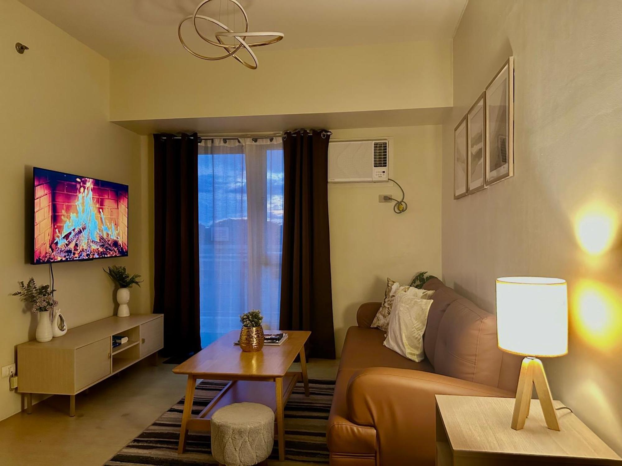 2-Bedroom Condo Unit With Balcony At Centrio Tower Beside Ayala Centrio Mall Downtown Cdo Cagayan de Oro Ngoại thất bức ảnh