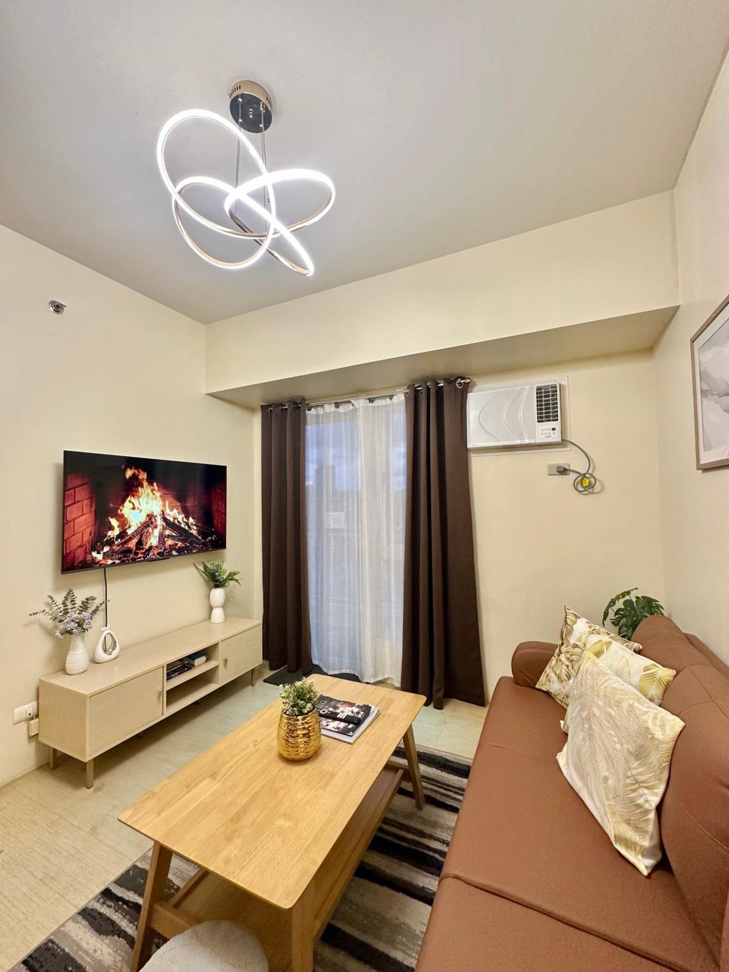 2-Bedroom Condo Unit With Balcony At Centrio Tower Beside Ayala Centrio Mall Downtown Cdo Cagayan de Oro Ngoại thất bức ảnh