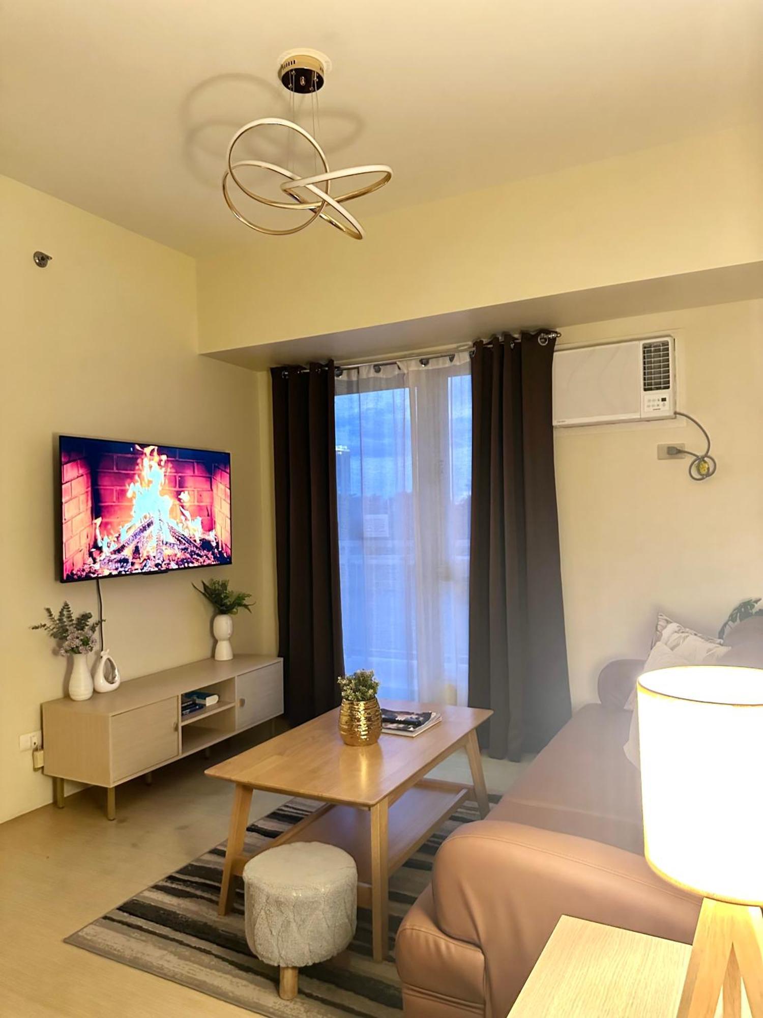 2-Bedroom Condo Unit With Balcony At Centrio Tower Beside Ayala Centrio Mall Downtown Cdo Cagayan de Oro Ngoại thất bức ảnh